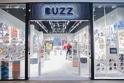 Buzz Sneaker Station Suntem o echipa BuzzSneakers Romania