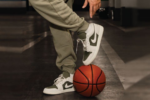 Jordan 1: Când un Clasic Devine Parte din Ziua Ta | BuzzSneakers Romania
