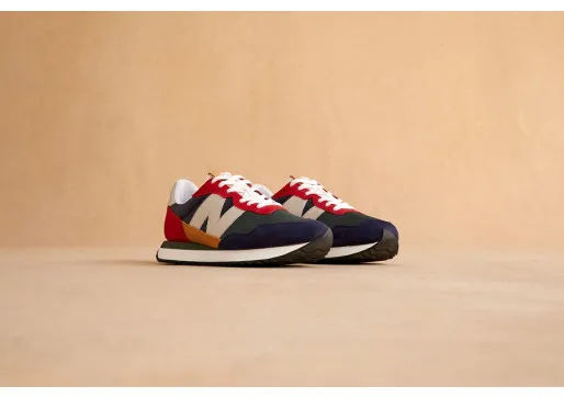 FEEL THE 70s VIBE IN NEW BALANCE 237