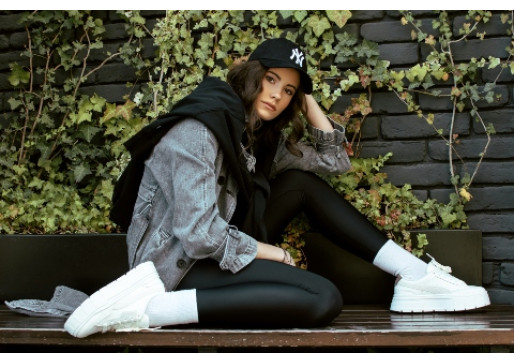 Buzz Sneaker Station Suntem o echipa BuzzSneakers Romania
