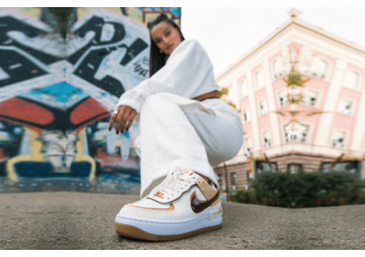 Nike Air Force 1 Shadow: Perechea perfectă pentru un stil urban