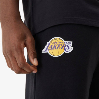 NEW ERA Pantaloni de trening HLAČE NBA TEAM SCRIPT JOGGER LOSLAK BLKM 