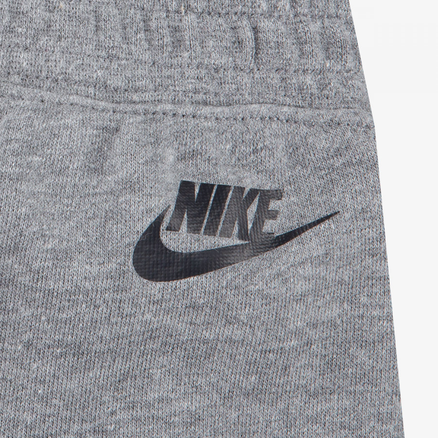 NIKE Pantaloni scurti THRILL 