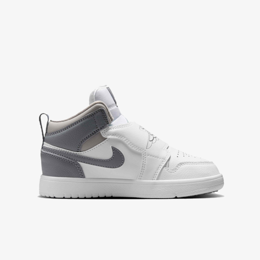 NIKE Pantofi Sport SKY JORDAN 1 BP 