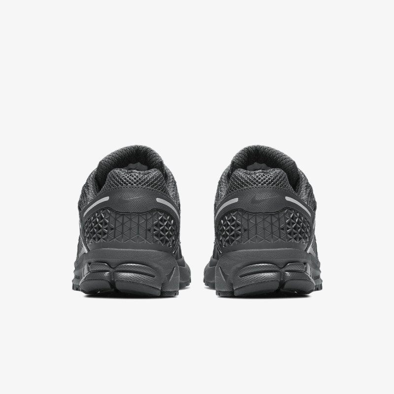 NIKE Pantofi Sport Zoom Vomero 5 