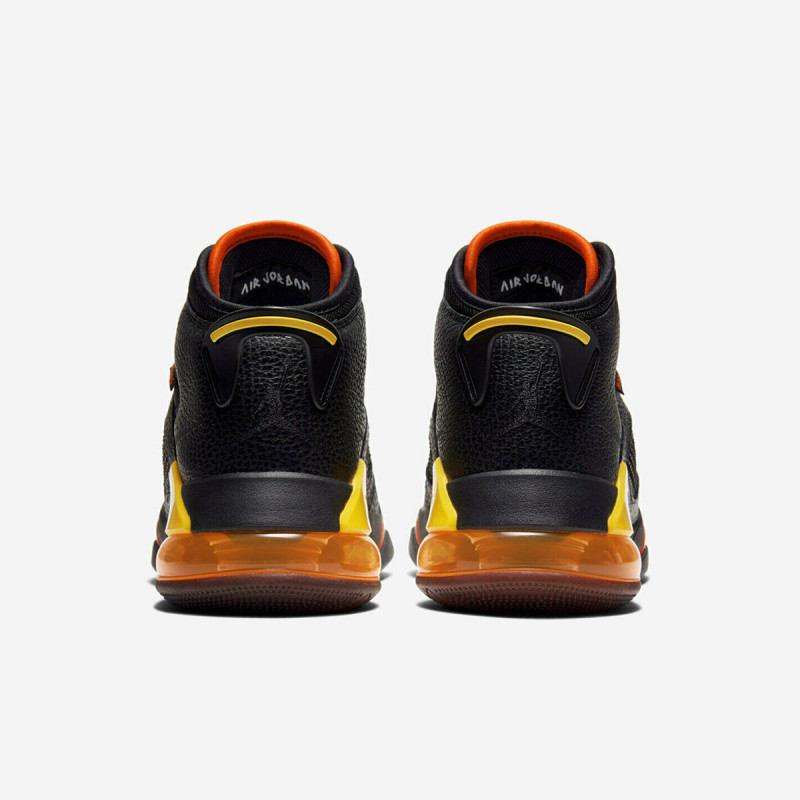 NIKE Pantofi Sport JORDAN MARS 270 
