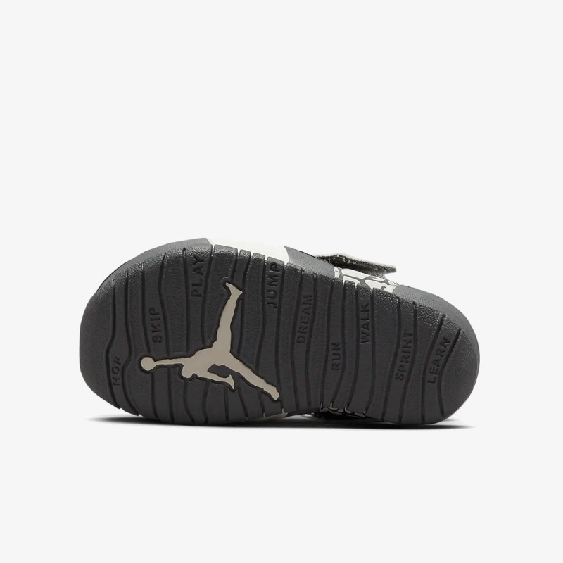 NIKE Pantofi Sport JORDAN FLARE BT 