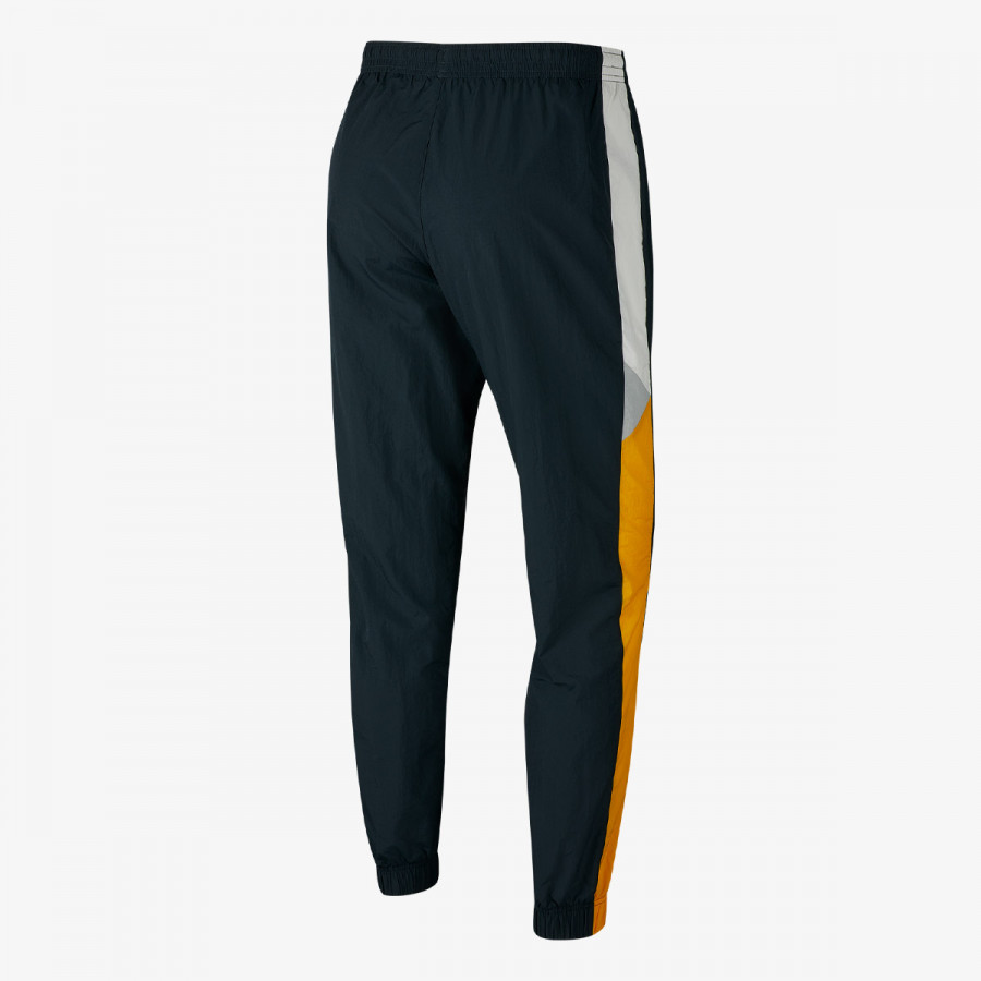 NIKE Pantaloni de trening M NSW HE WR PANT WVN SIGNATURE 