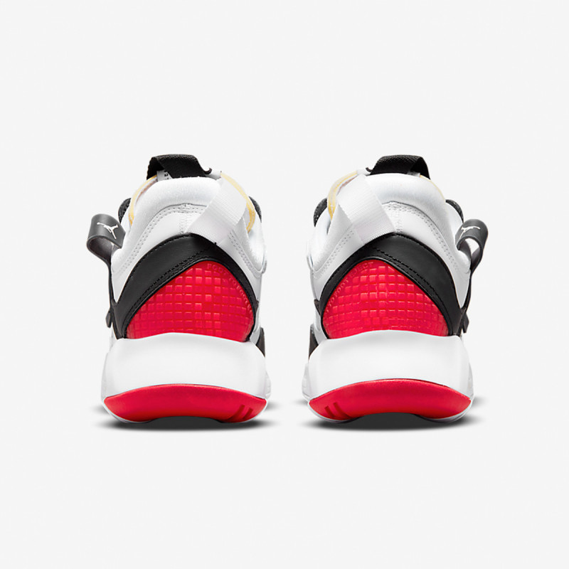 NIKE Pantofi Sport JORDAN MA2 