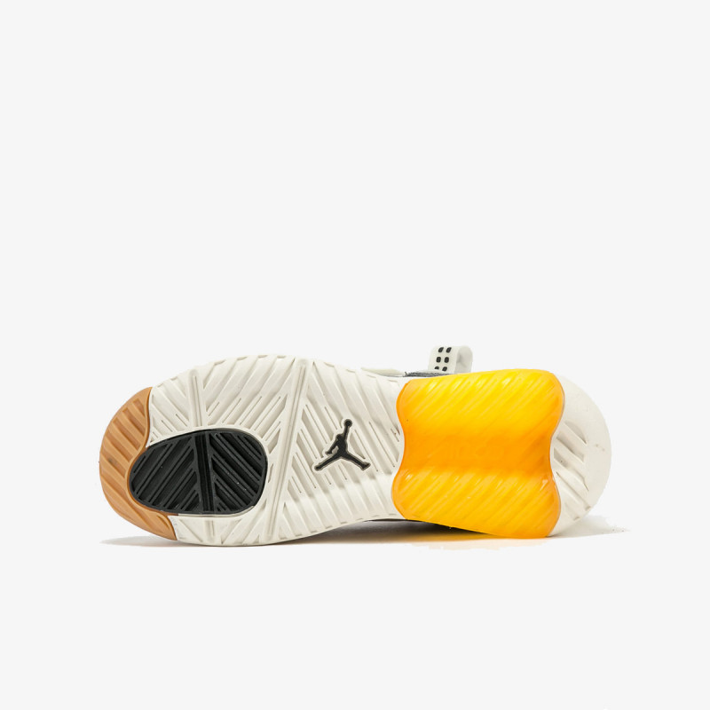 NIKE Pantofi Sport WMNS JORDAN MA2 