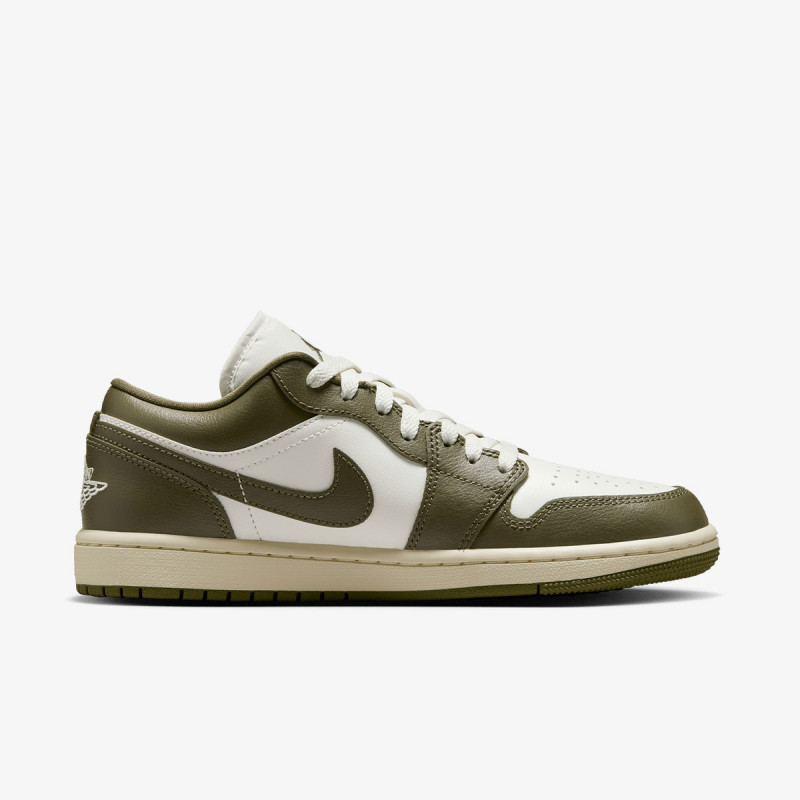 NIKE Pantofi Sport WMNS AIR JORDAN 1 LOW 