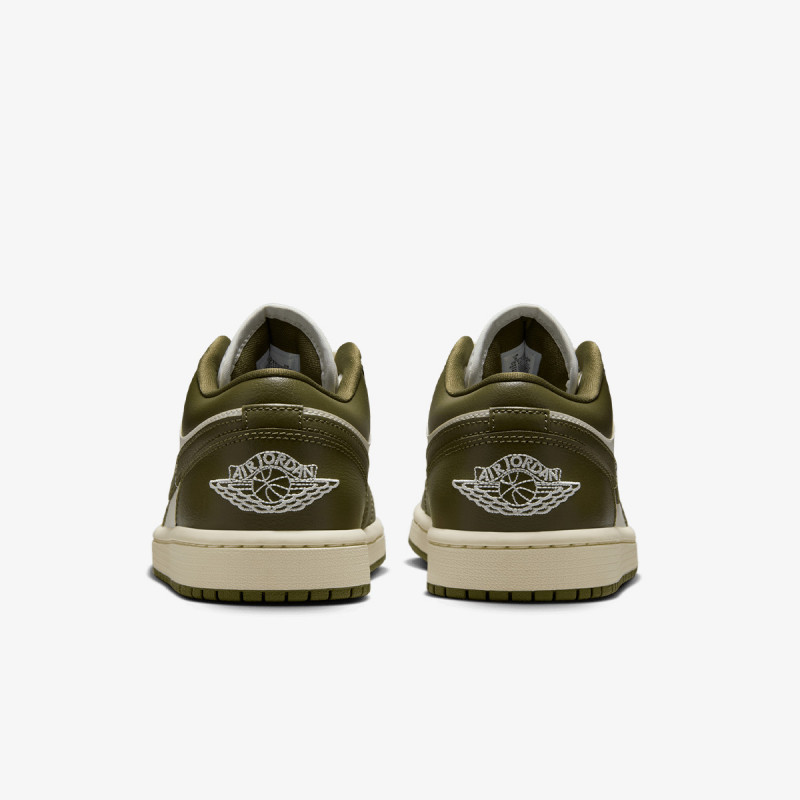 NIKE Pantofi Sport WMNS AIR JORDAN 1 LOW 