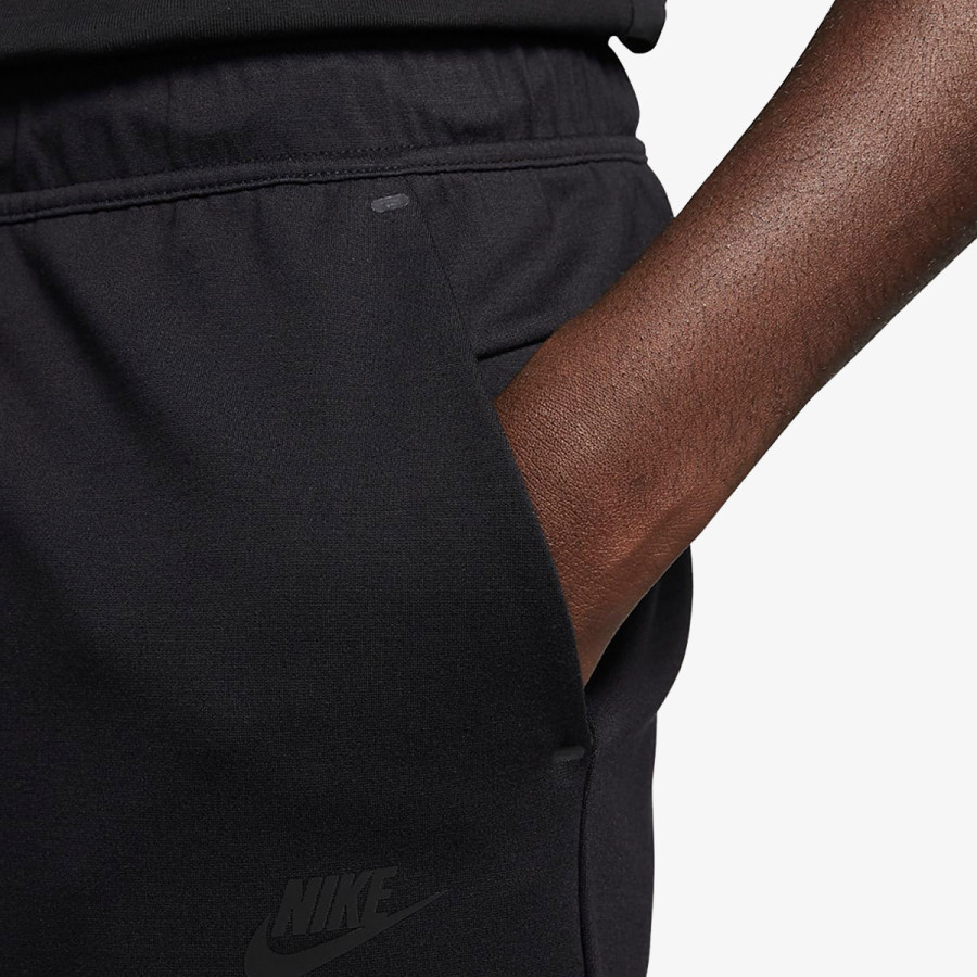 NIKE Pantaloni scurti Tech Essentials 