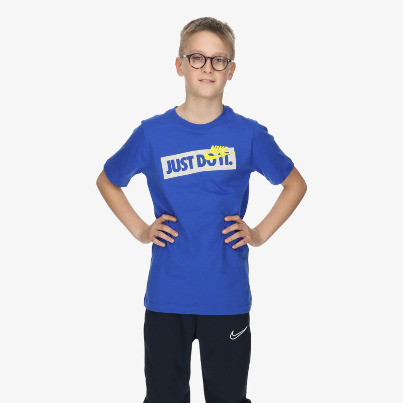 NIKE Tricouri Sportswear 