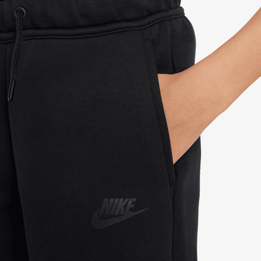 NIKE Pantaloni scurti Sportswear Tech Fleece 