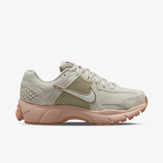 NIKE Pantofi Sport Zoom Vomero 5 