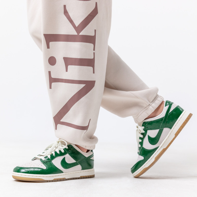 NIKE Pantofi Sport W NIKE DUNK LOW LX NBHD 
