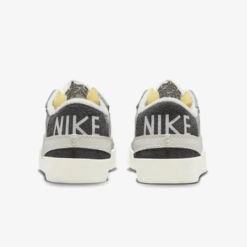 NIKE Pantofi Sport BLAZER LOW 77 JUMBO SE 