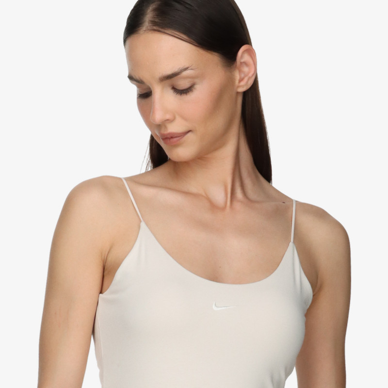 NIKE Body Sportswear Chill Knit 