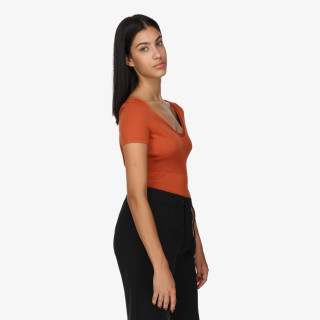 NIKE Body Sportswear Chill Knit 
