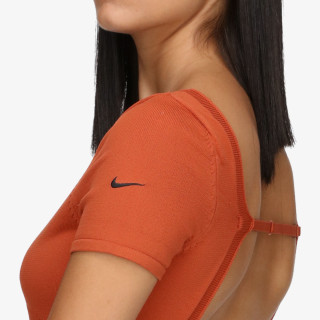 NIKE Body Sportswear Chill Knit 