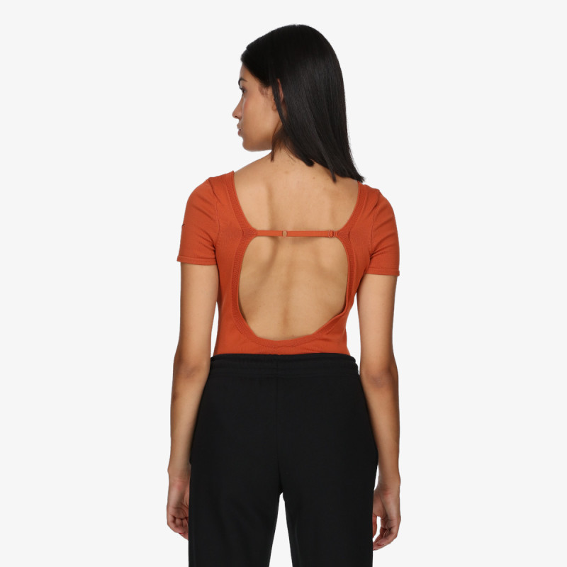 NIKE Body Sportswear Chill Knit 