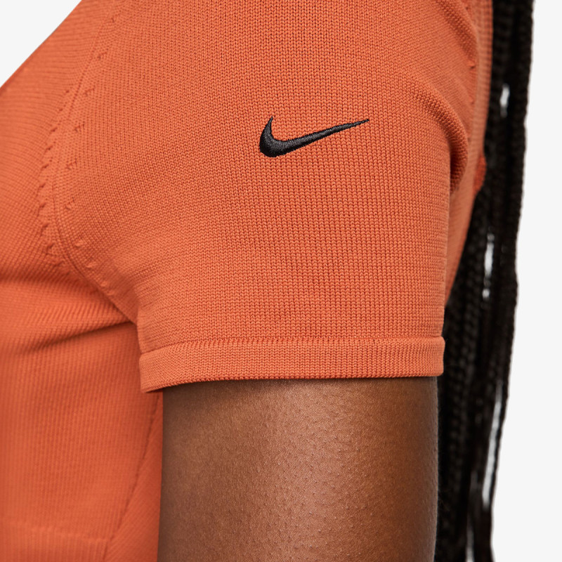 NIKE Body Sportswear Chill Knit 