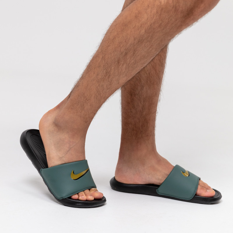 NIKE Papuci NIKE VICTORI ONE SLIDE SWSH 