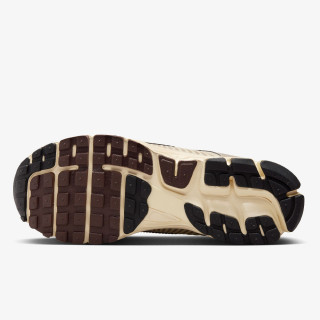 NIKE Pantofi Sport Zoom Vomero 5 