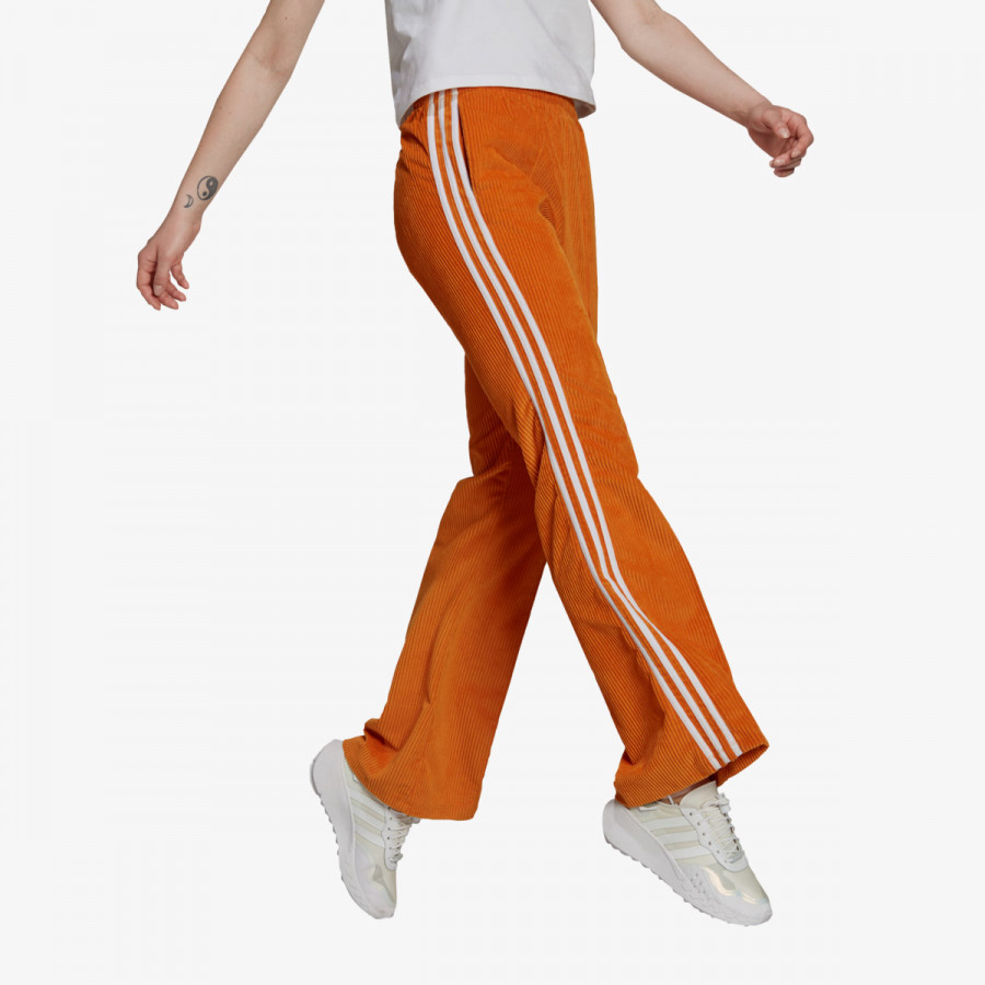 ADIDAS Pantaloni ADICOLOR CLASSICS CHUNKY VELOUR PANTS<br /> 