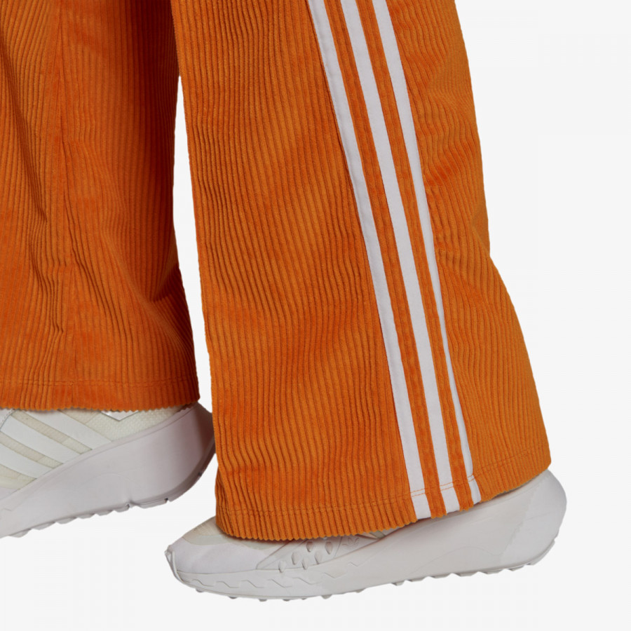 ADIDAS Pantaloni ADICOLOR CLASSICS CHUNKY VELOUR PANTS<br /> 