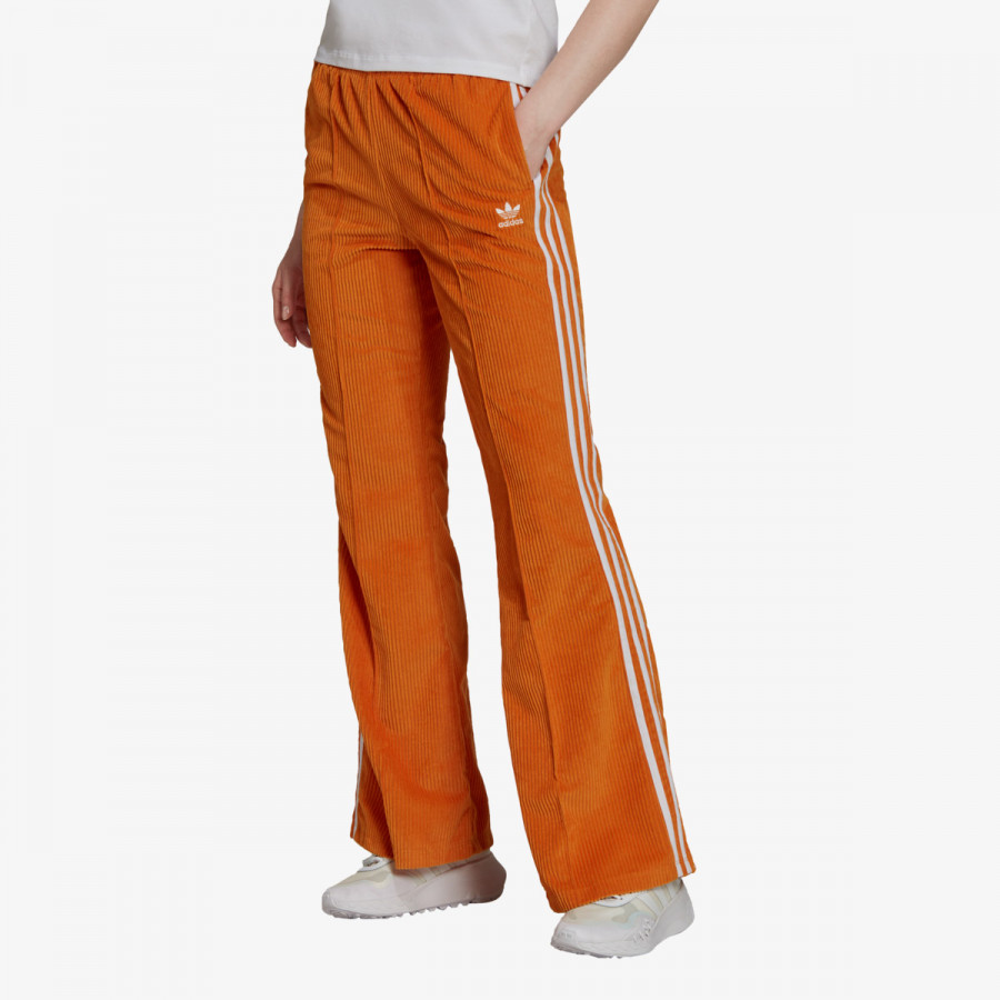 ADIDAS Pantaloni ADICOLOR CLASSICS CHUNKY VELOUR PANTS<br /> 