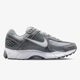NIKE Pantofi Sport Vomero 5