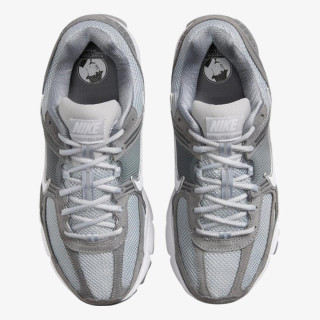 NIKE Pantofi Sport Vomero 5