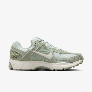 NIKE Pantofi Sport Vomero 5 