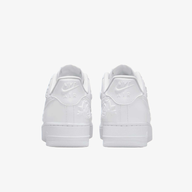 NIKE Pantofi Sport WMNS AIR FORCE 1 '07 SE 