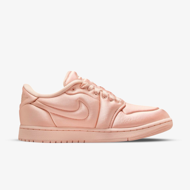 NIKE Pantofi Sport WMNS AIR JORDAN 1 MM LOW V2 
