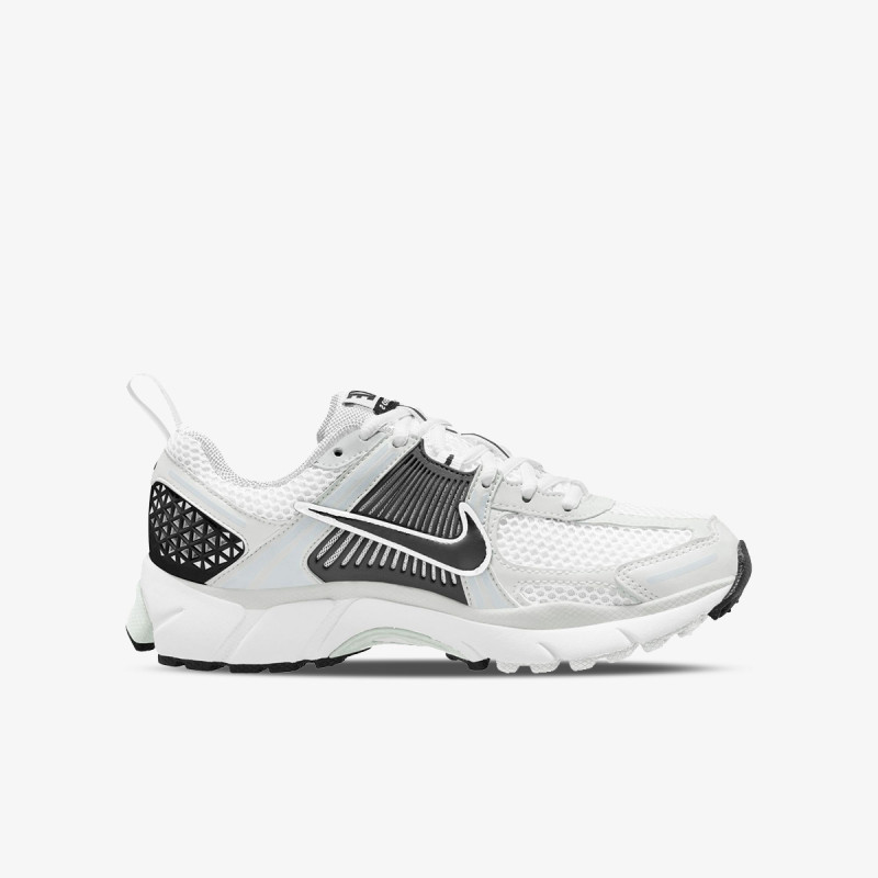 NIKE Pantofi Sport Vomero 5 