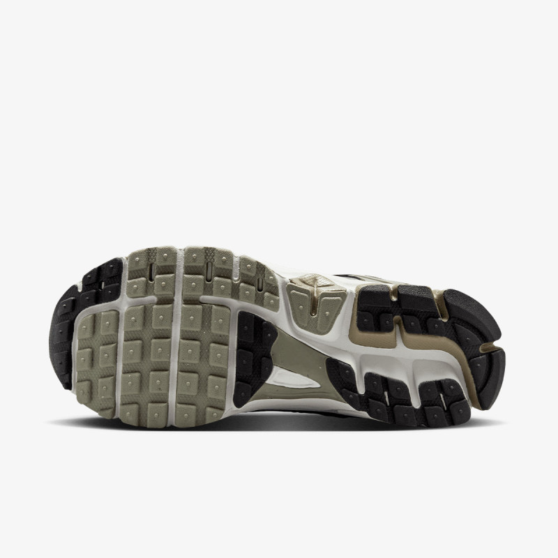 NIKE Pantofi Sport Vomero 5 