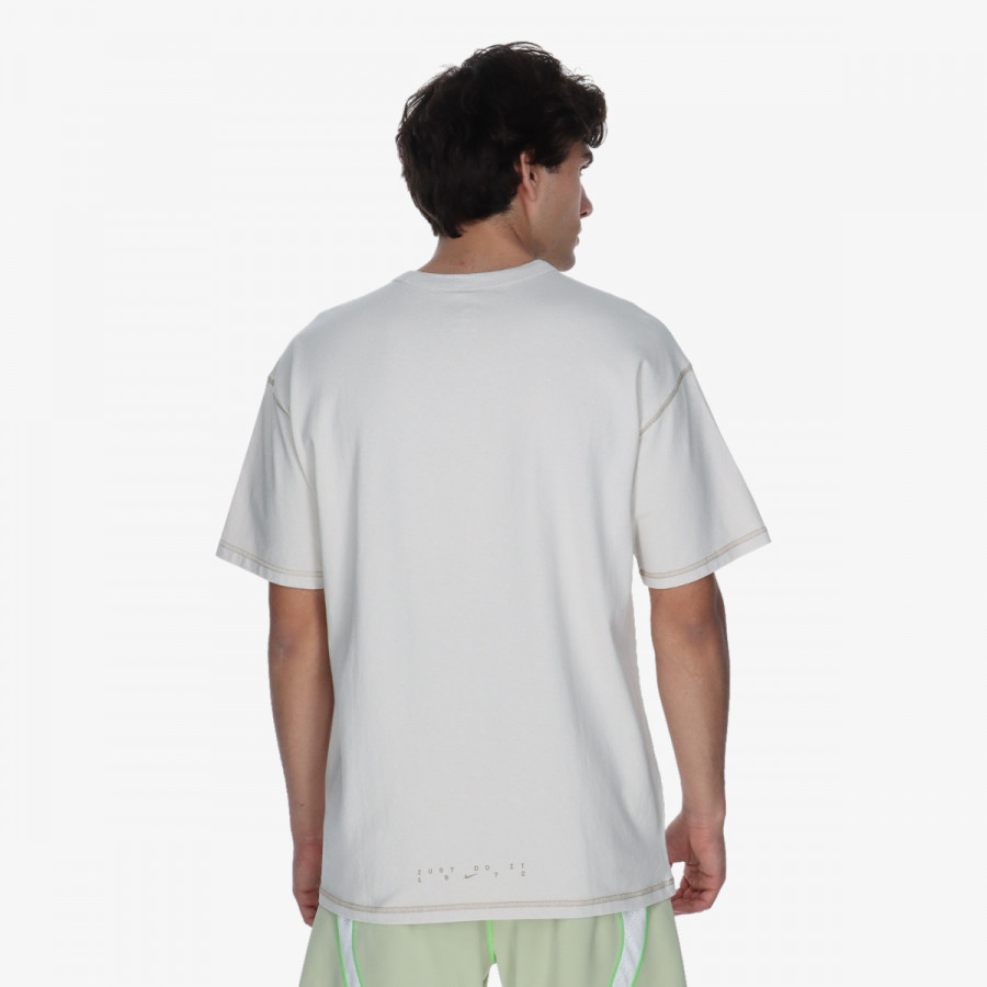 NIKE Tricouri Sportswear 