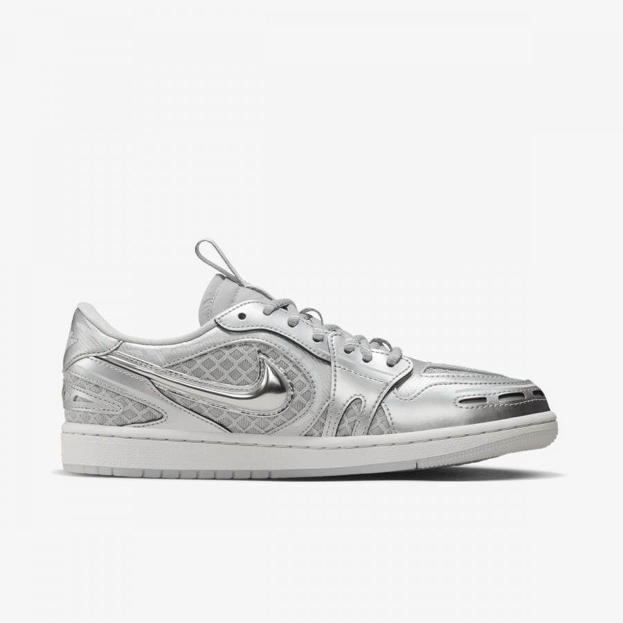NIKE Pantofi Sport WMNS AIR JORDAN 1 MM LOW V3 