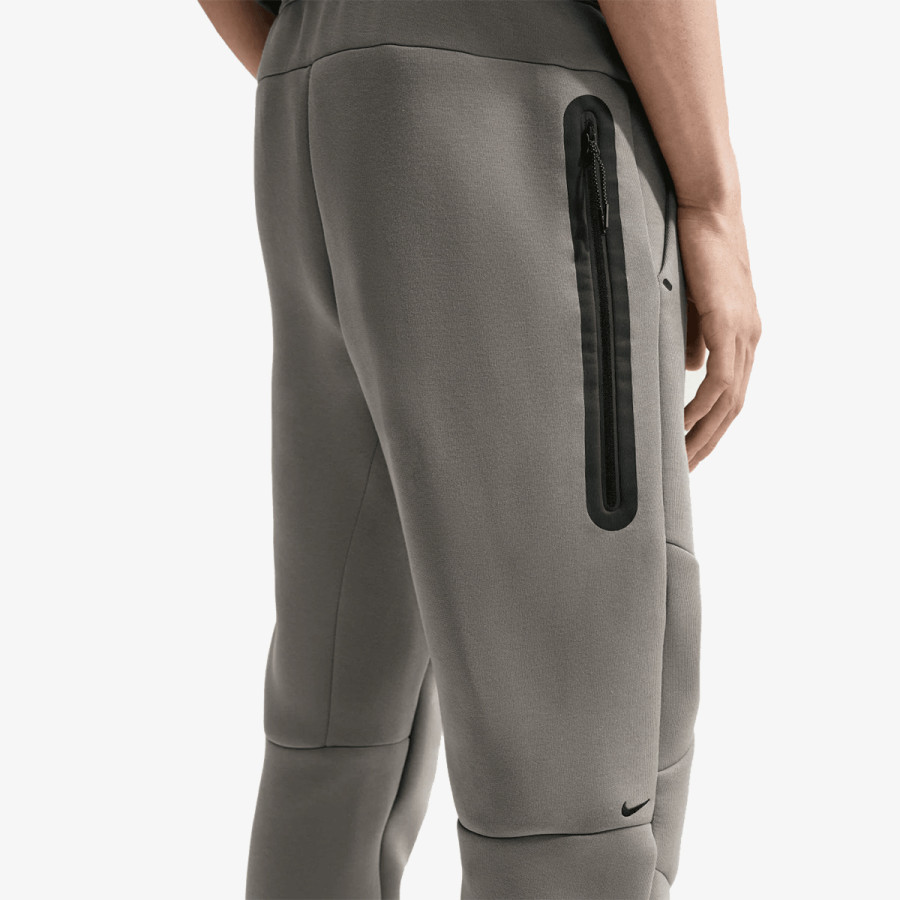 NIKE Pantaloni de trening M NK TCH FLC JGGR 