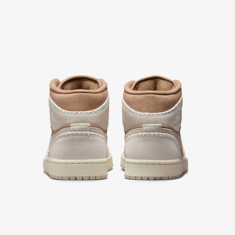 NIKE Pantofi Sport WMNS AIR JORDAN 1 MID SE 