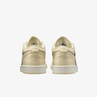 NIKE Pantofi Sport WMNS AIR JORDAN 1 LOW SE NA 