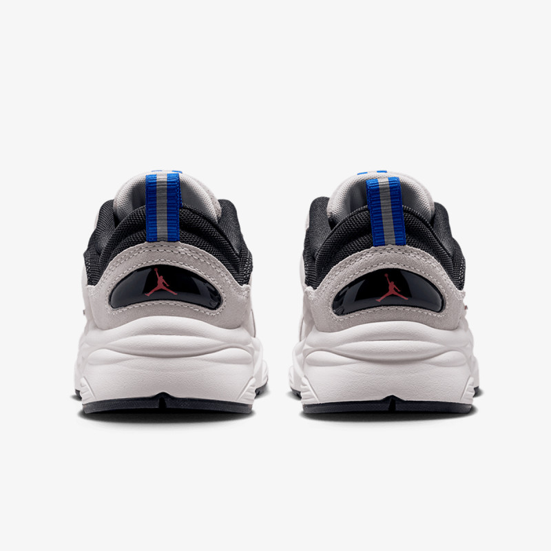 NIKE Pantofi Sport JORDAN TRUNNER O/S BG 