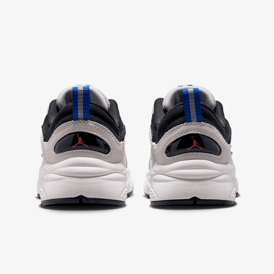 NIKE Pantofi Sport JORDAN TRUNNER O/S BG 