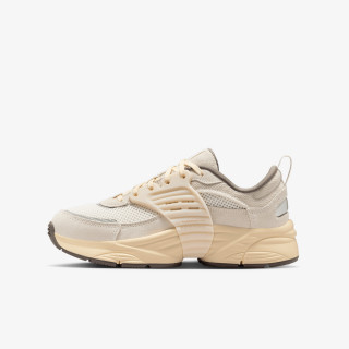 NIKE Pantofi Sport JORDAN TRUNNER O/S BG 