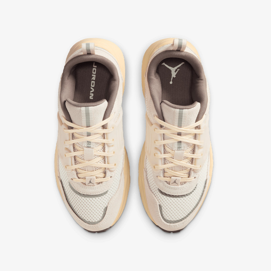 NIKE Pantofi Sport JORDAN TRUNNER O/S BG 