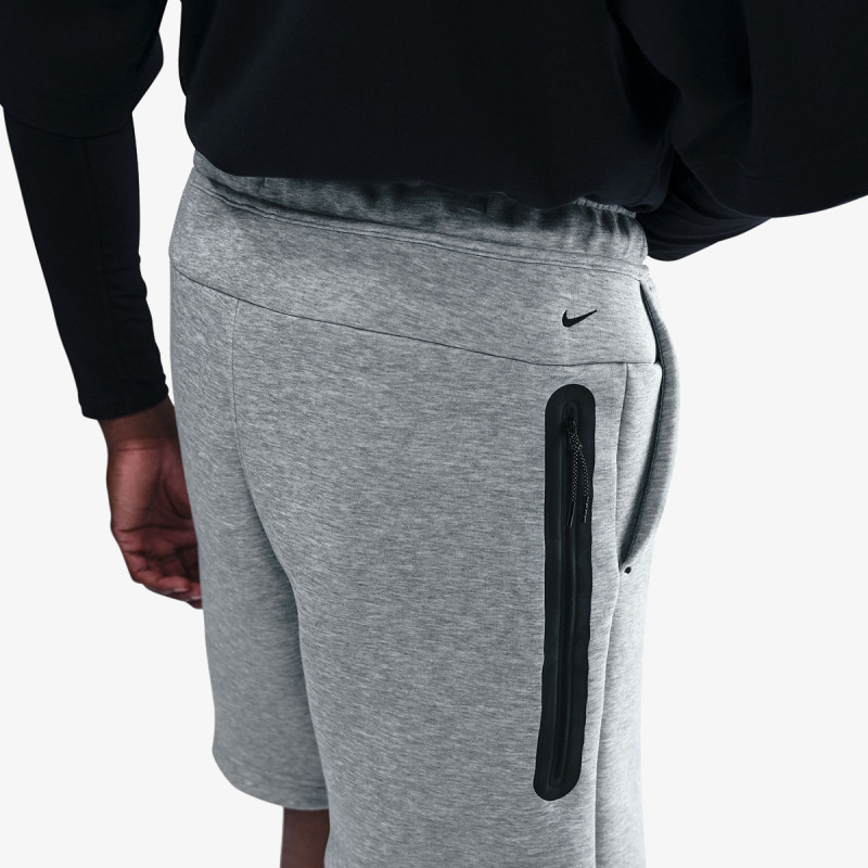 NIKE Pantaloni scurti Tech 