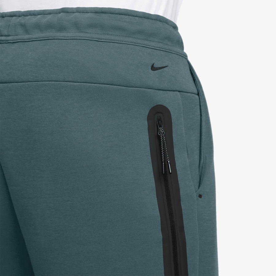 NIKE Pantaloni scurti Tech 